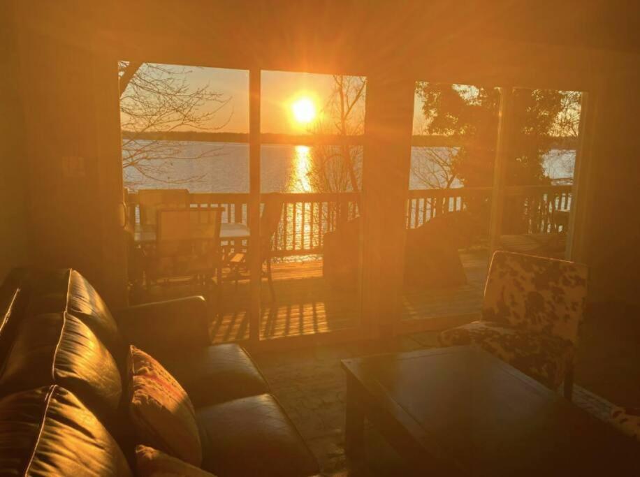 2 Bedroom Newly Renovated Waterfront Home; 10 Min From Mgm & The Gaylord Форт-Вашингтон Екстер'єр фото