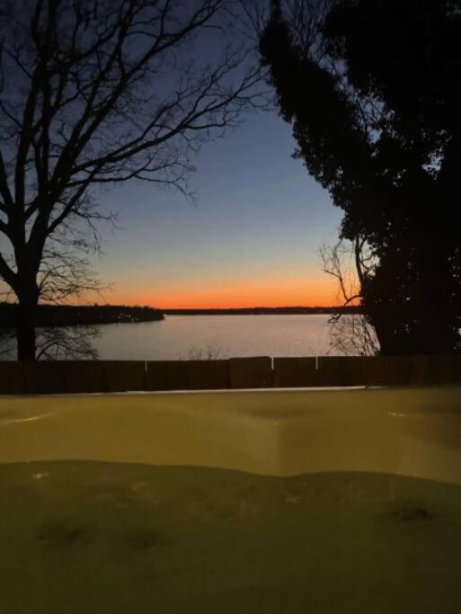 2 Bedroom Newly Renovated Waterfront Home; 10 Min From Mgm & The Gaylord Форт-Вашингтон Екстер'єр фото
