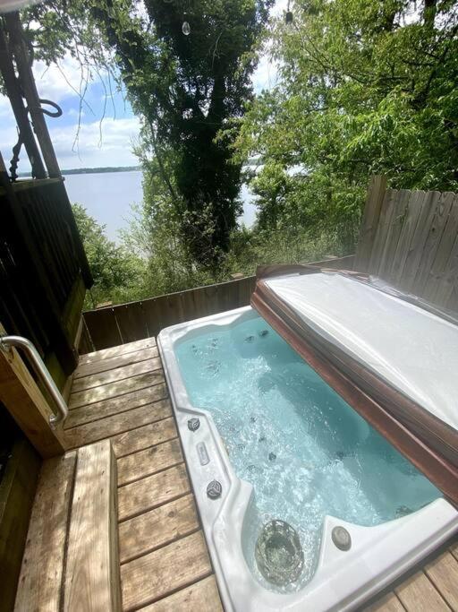 2 Bedroom Newly Renovated Waterfront Home; 10 Min From Mgm & The Gaylord Форт-Вашингтон Екстер'єр фото